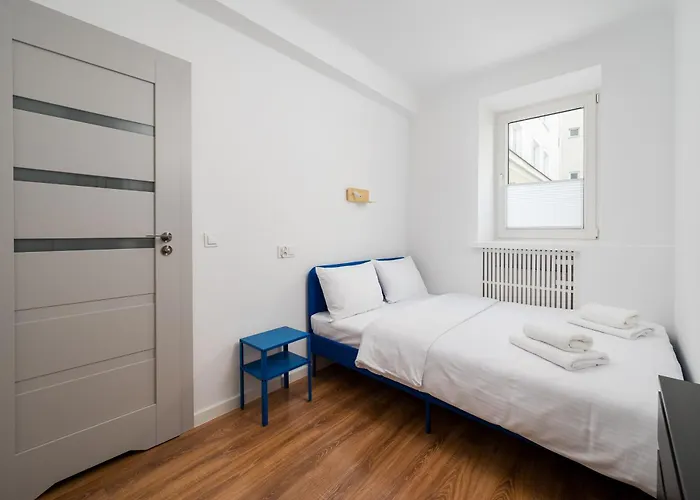 Nowolipki Now & Wow * Varšava