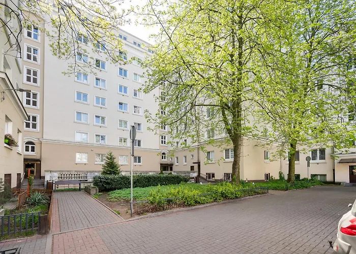 Nowolipki Now & Wow * Βαρσοβία